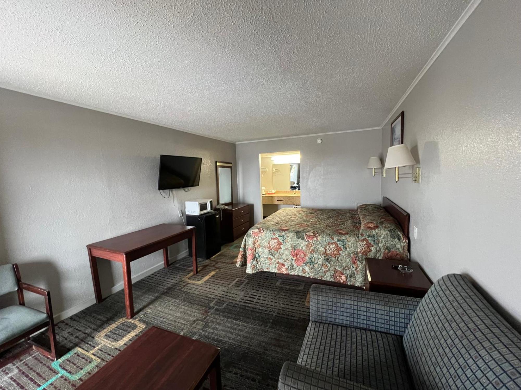 Hotel 81 El Reno Екстериор снимка
