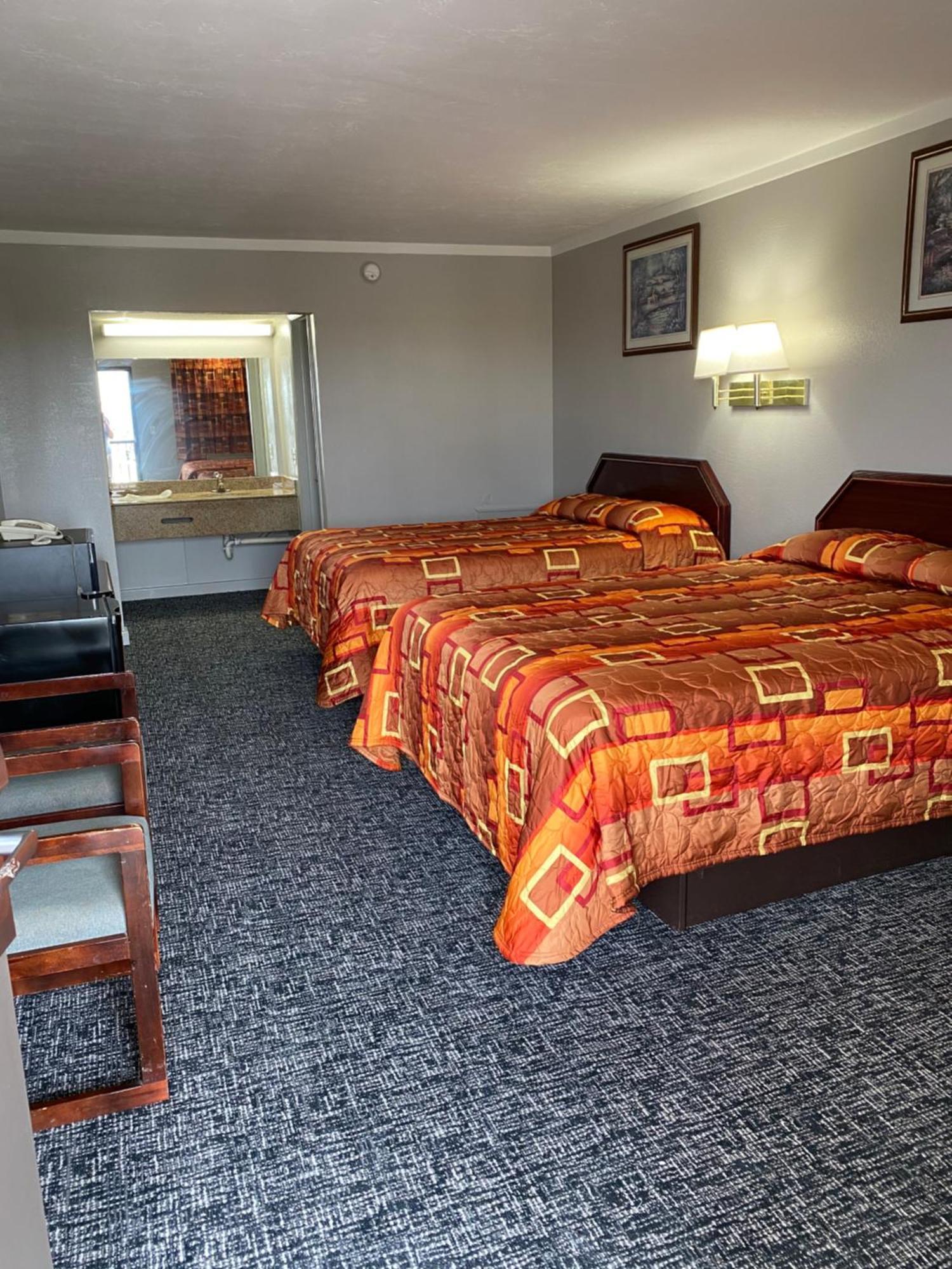 Hotel 81 El Reno Екстериор снимка