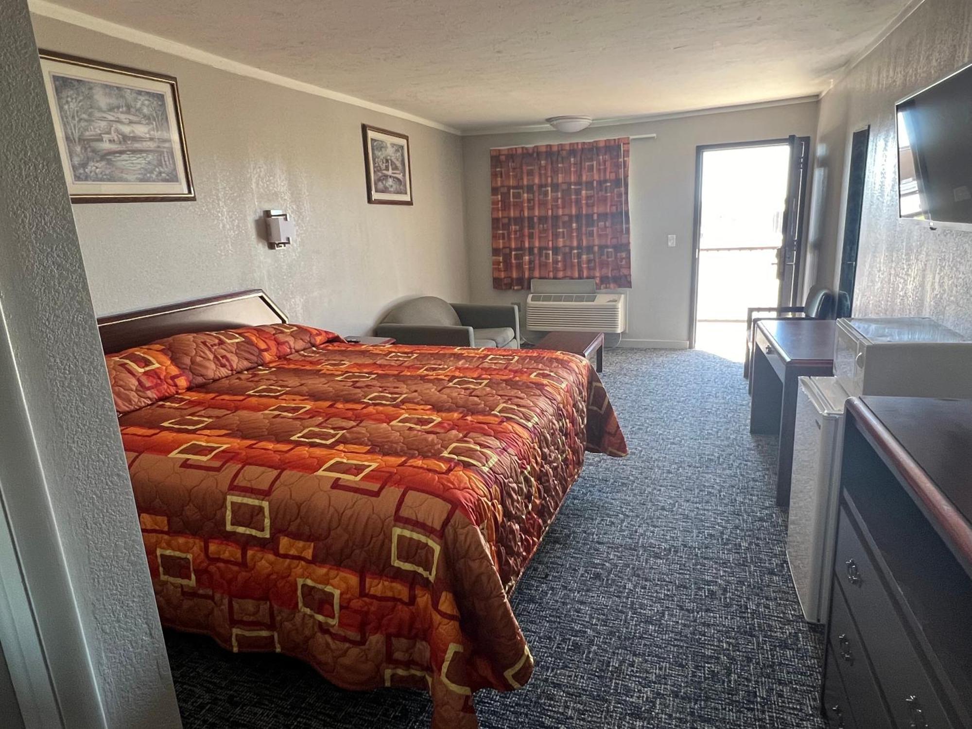 Hotel 81 El Reno Екстериор снимка