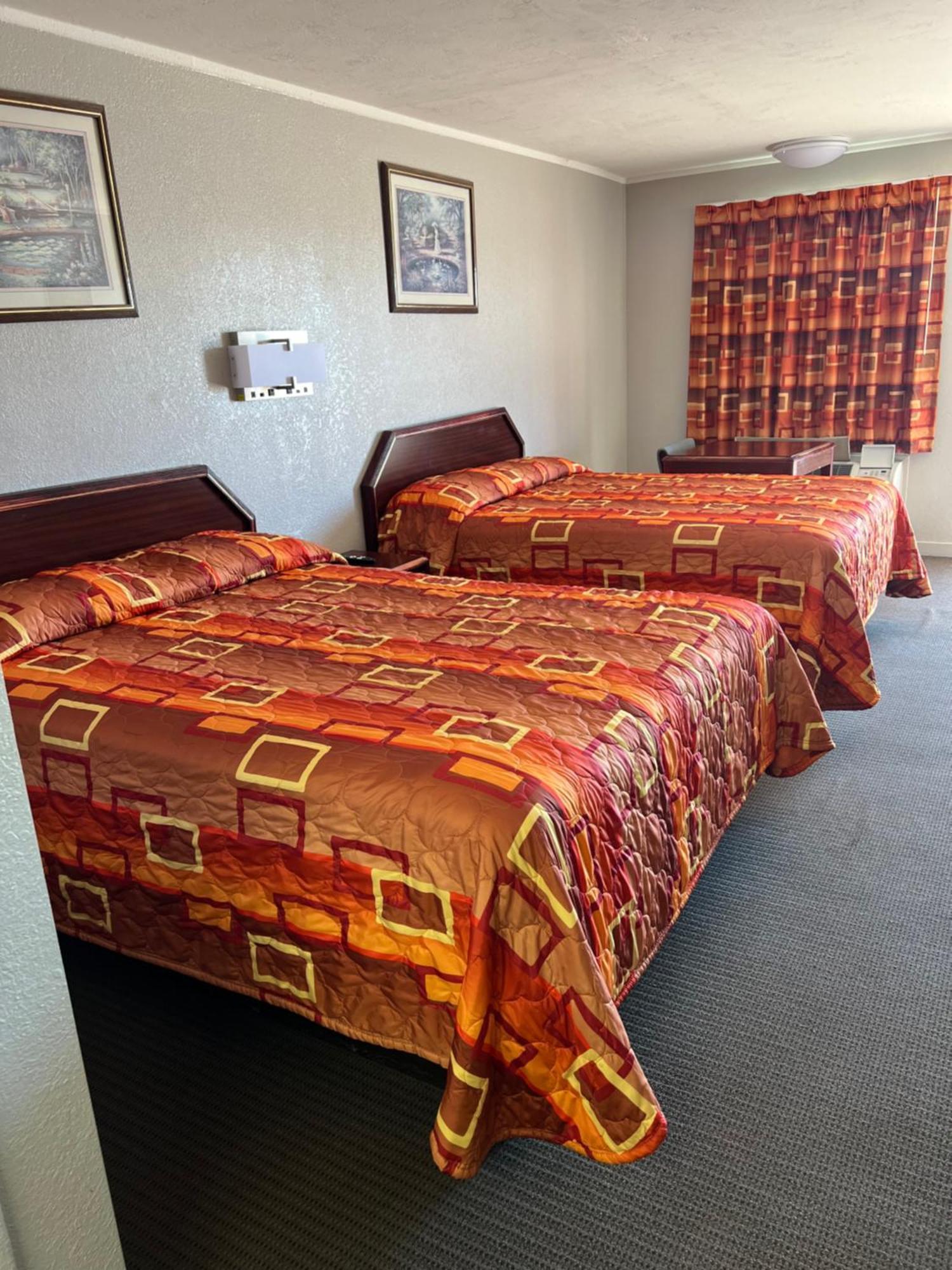 Hotel 81 El Reno Екстериор снимка